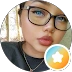 Mujer con lentes Beauty Salon