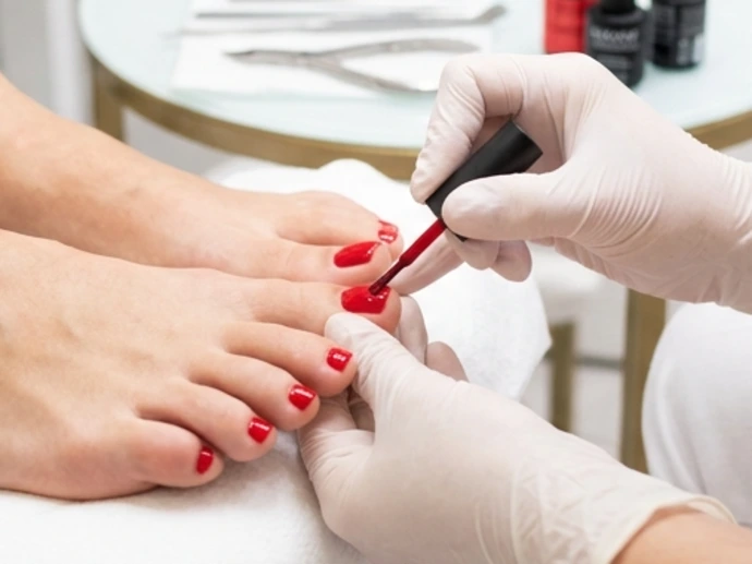 Pedicura y pintado permanente Organic Beauty Salon