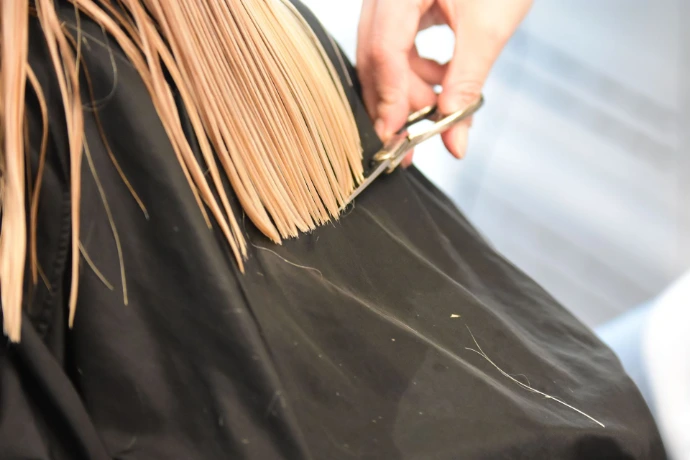Corte cabello puntas Organic Beauty Salon